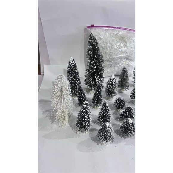 LEMAX HOLIDAY TIME CHRISTMAS VILLAGE BOTTLE NECK CHRISTMAS TREES SET 19 W/ SNOW - Picture 5 of 10